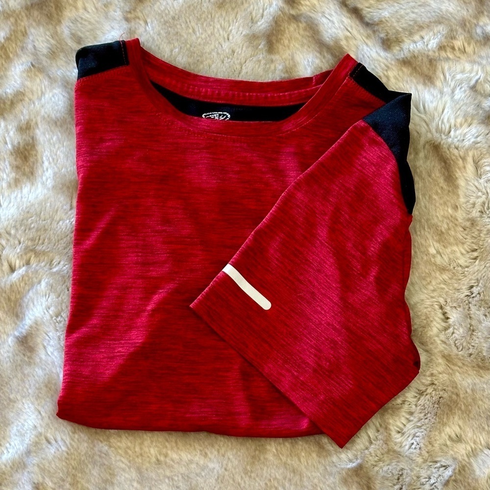 Boys size xl short sleeve, great condition​​​​